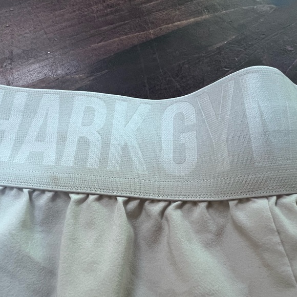 Gymshark Women's Light Grey Shorts - Picture 3 of 5